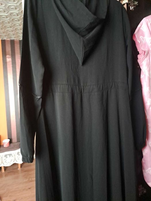 Дамска дълга връхна дреха с качулка