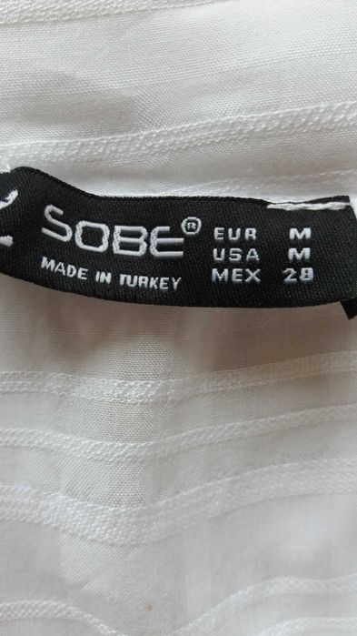 Бяла блуза с дълъг ръкав