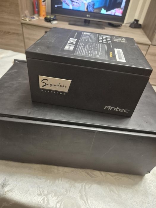 Видео карта и захранване . Използвани са 10 дни .