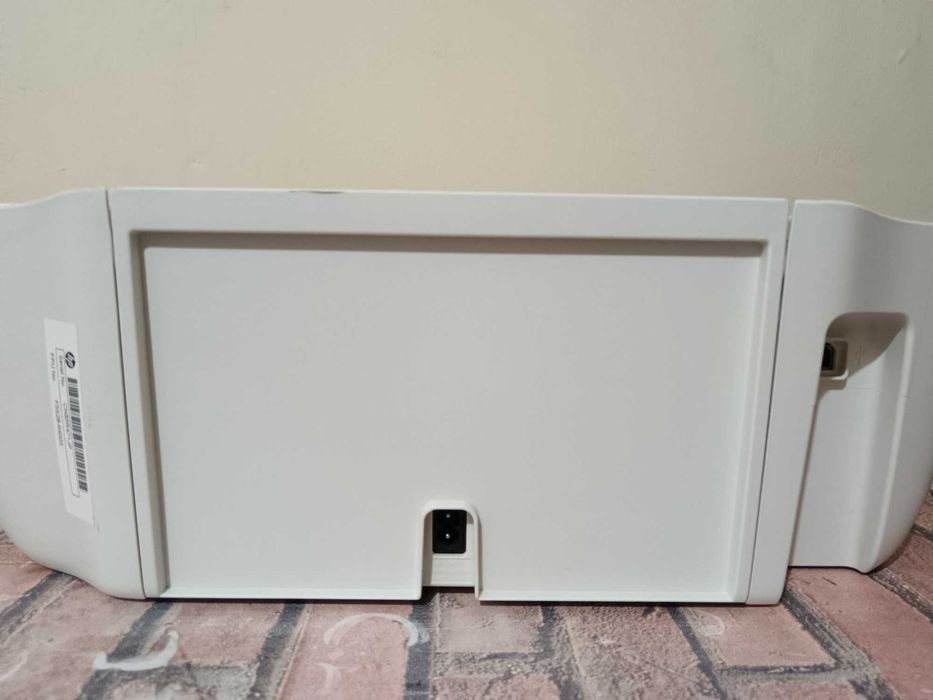 Imprimantă HP DeskJet 2130 – NOUĂ, fără cabluri