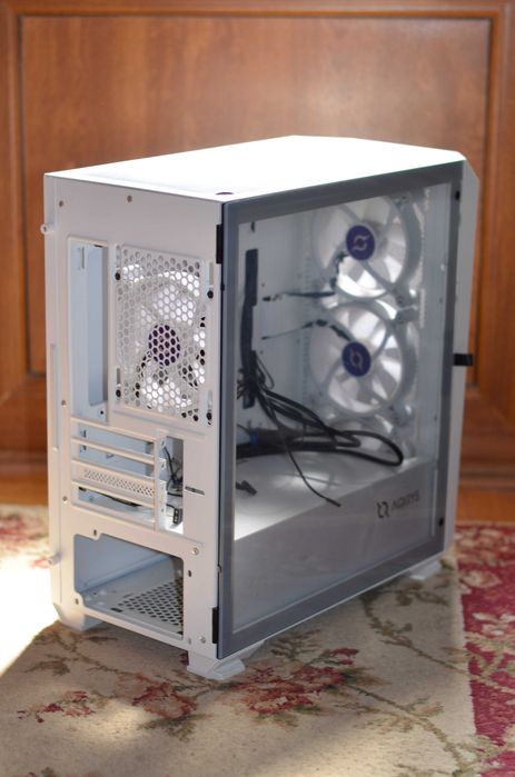 Carcasă Aqirys Wezen Alb – 4 ventilatoare ARGB + hub