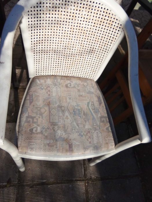 Кръгла растегателна маса, чамова, запазена и столове