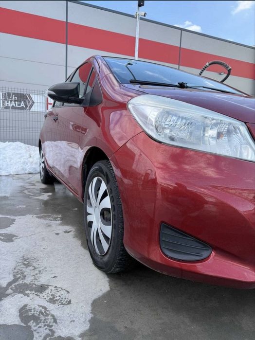 TOYOTA Yaris 2013 — imagine 3