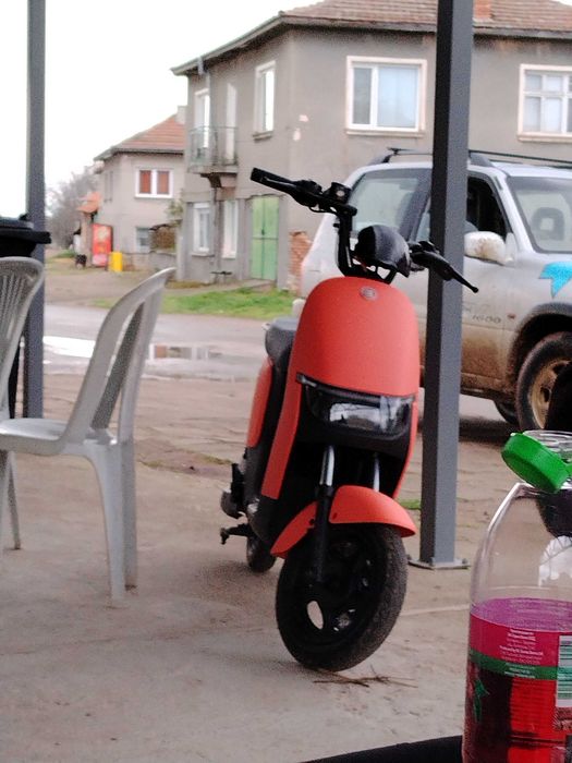 Електрически скутер 1000W вдига 42км Пробег 80км