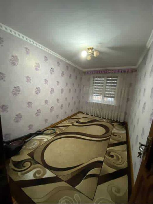 Сдается З комнатный дом с двором 300 у.е.