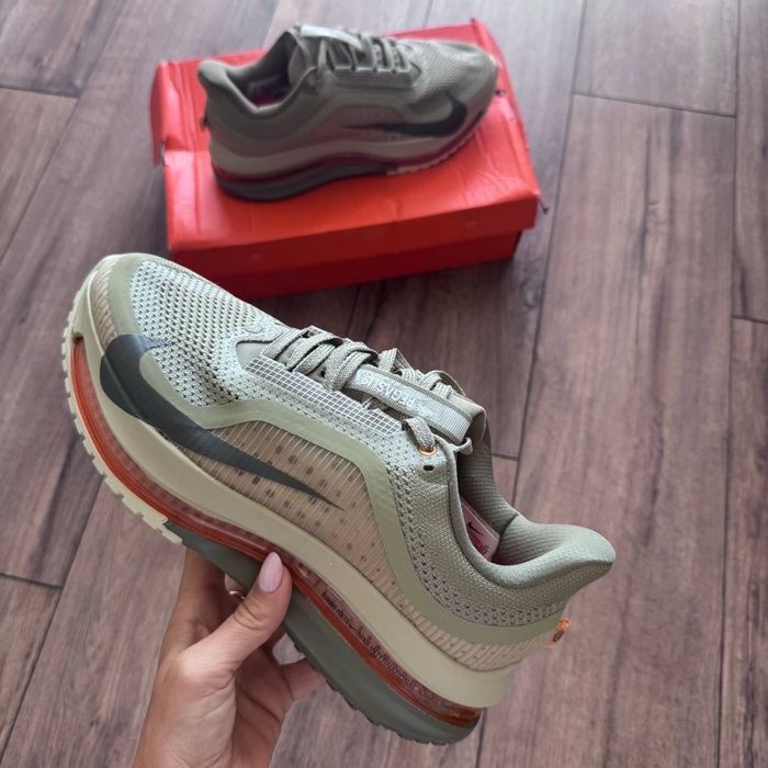 Nike Pegasus Premium 41 номер нови с дефект