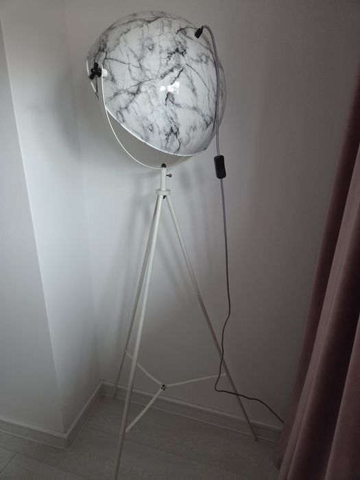 Lampadar de vanzare