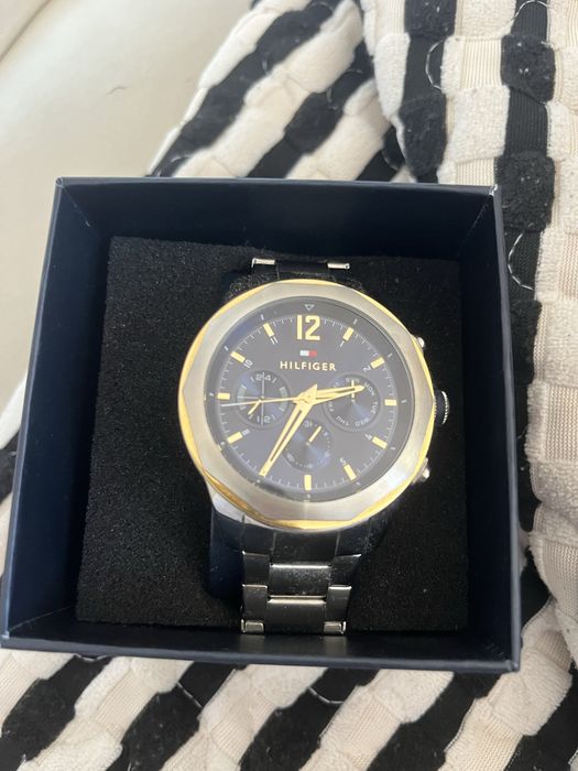 Оригинален часовник TOMMY HILFIGER