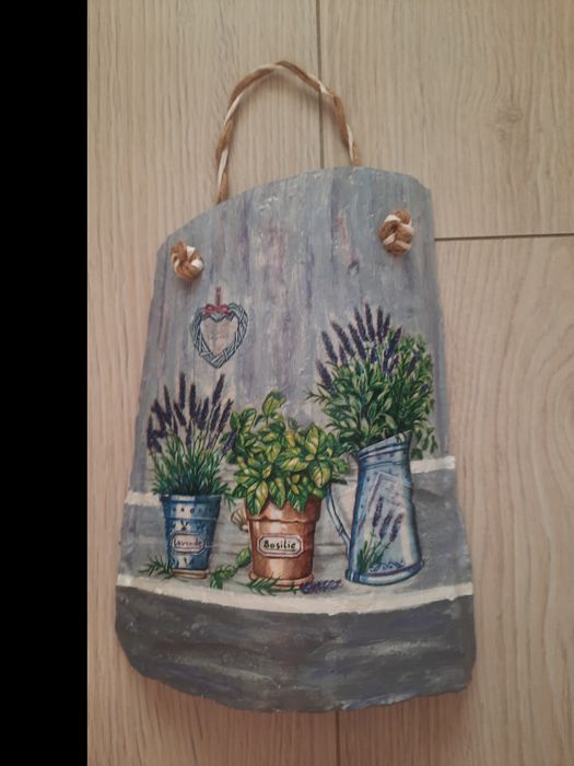 Керемиди ,  ръчно изработени с техника- декупаж.