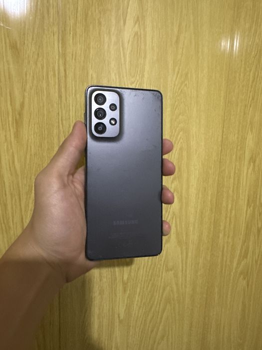 Samsung A73 5G .