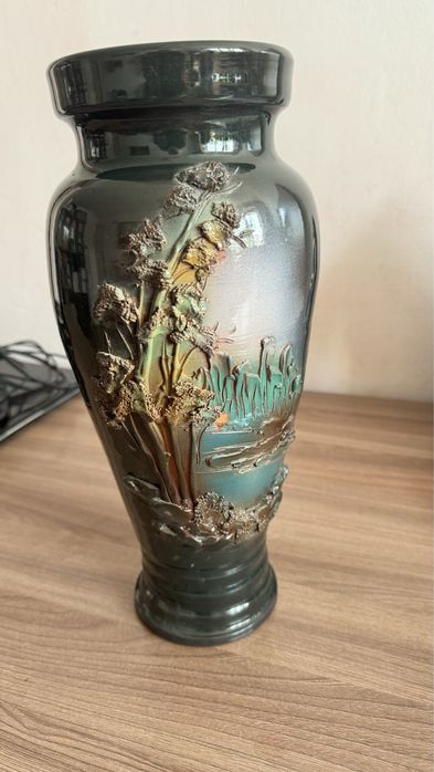 Вазы разные и посуды