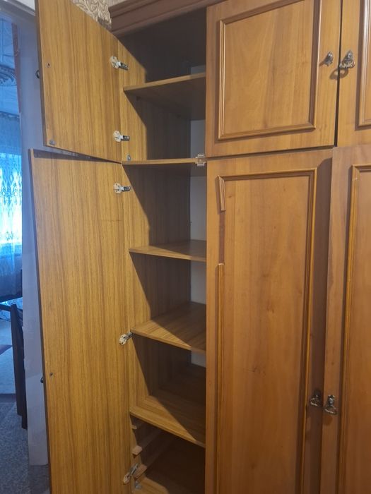 Продается  шифонер