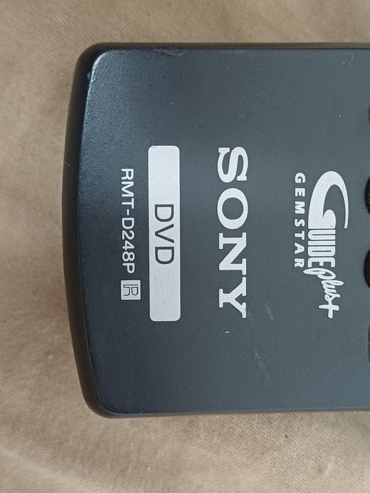 Telecomanda  Sony RMT-D248P pentru  DVD/HDD recorder. 
Compatibila cu