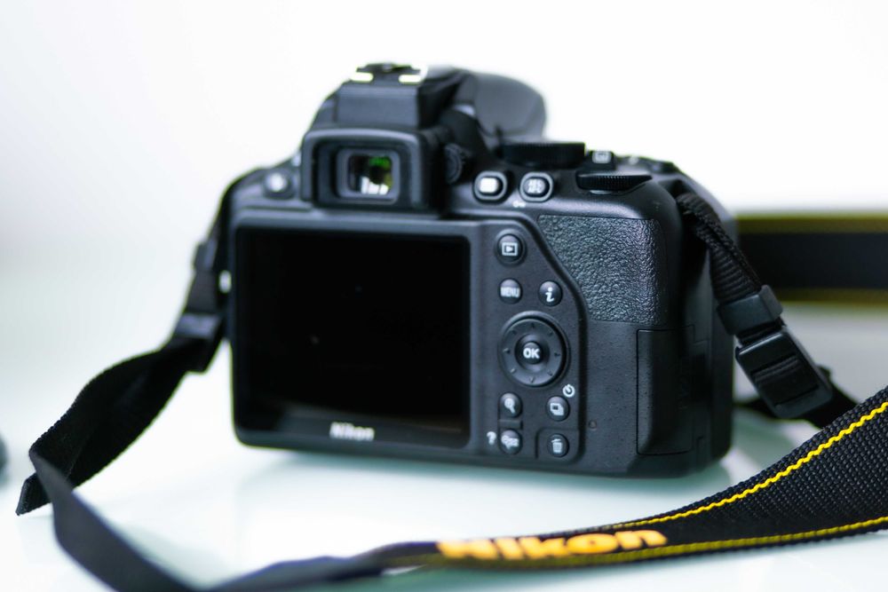 Dslr NIKON D3500 + obiectiv stabilizare Nikkor 18-55 Af-P , FullBOX
