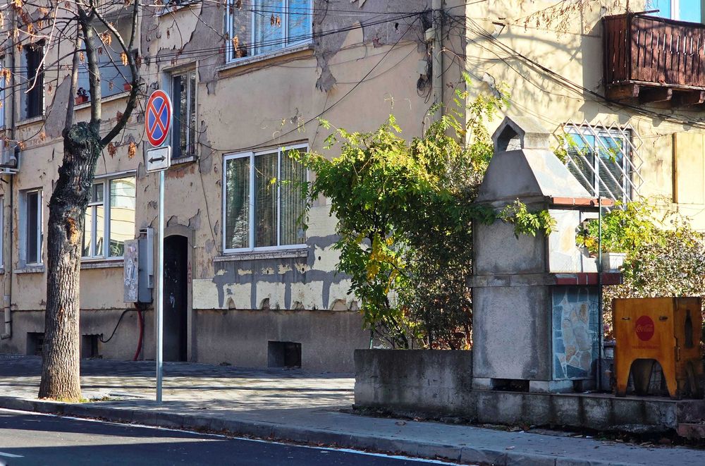 Продава се Тристаен апартамент в Перник, Център - 74 кв.м за 1109 €/кв.м - Снимка #11