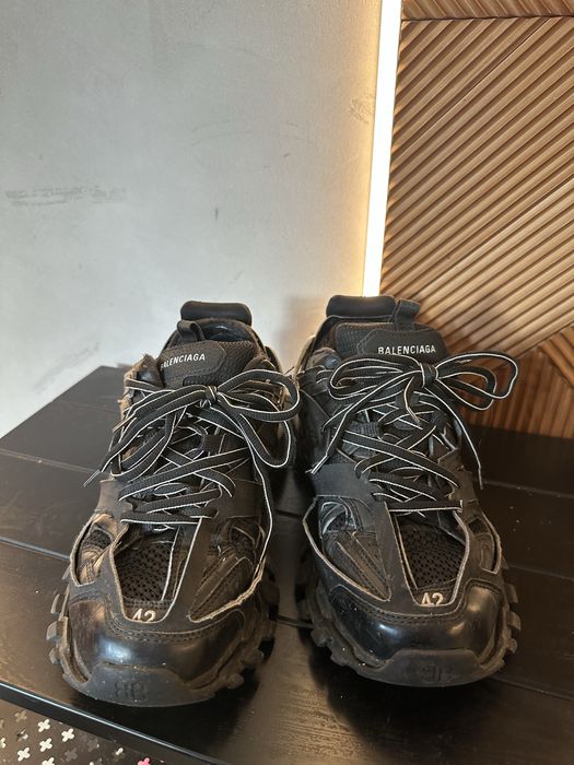 Balenciaga track led