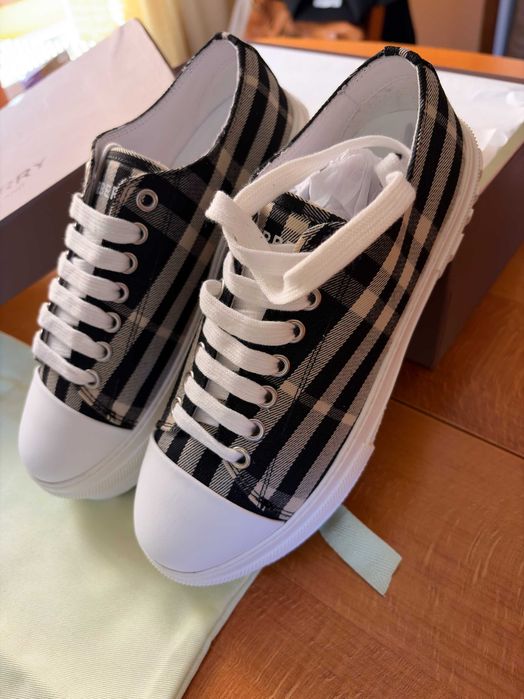 Burberry shoes ladies