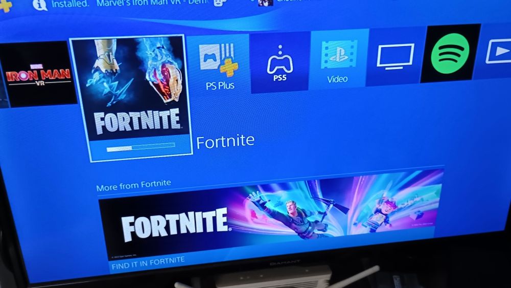 Consola jocuri jucarie copii Playstation PS 4 Pro 1Tb 2 manete ca noua