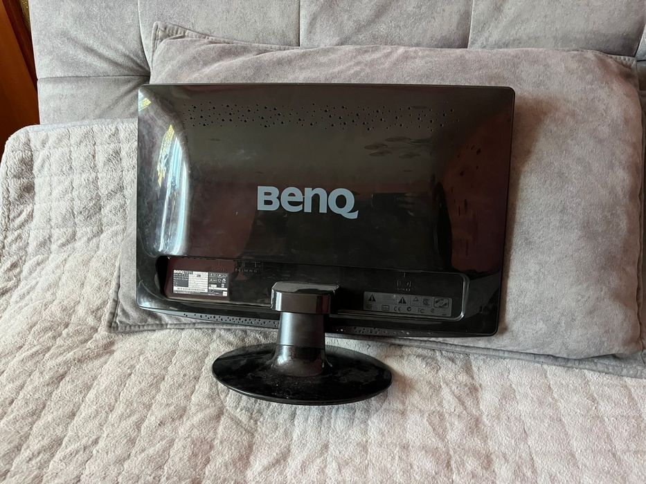 Монитор Benq в рабочем состоянии
