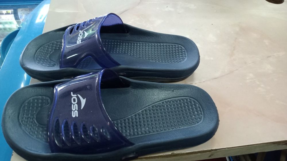 Обувь детская и сланцы