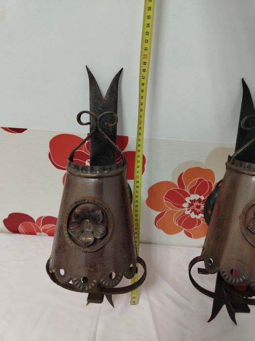 Битови лампи за стена