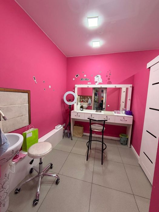 Сдам в аренду салон красоты