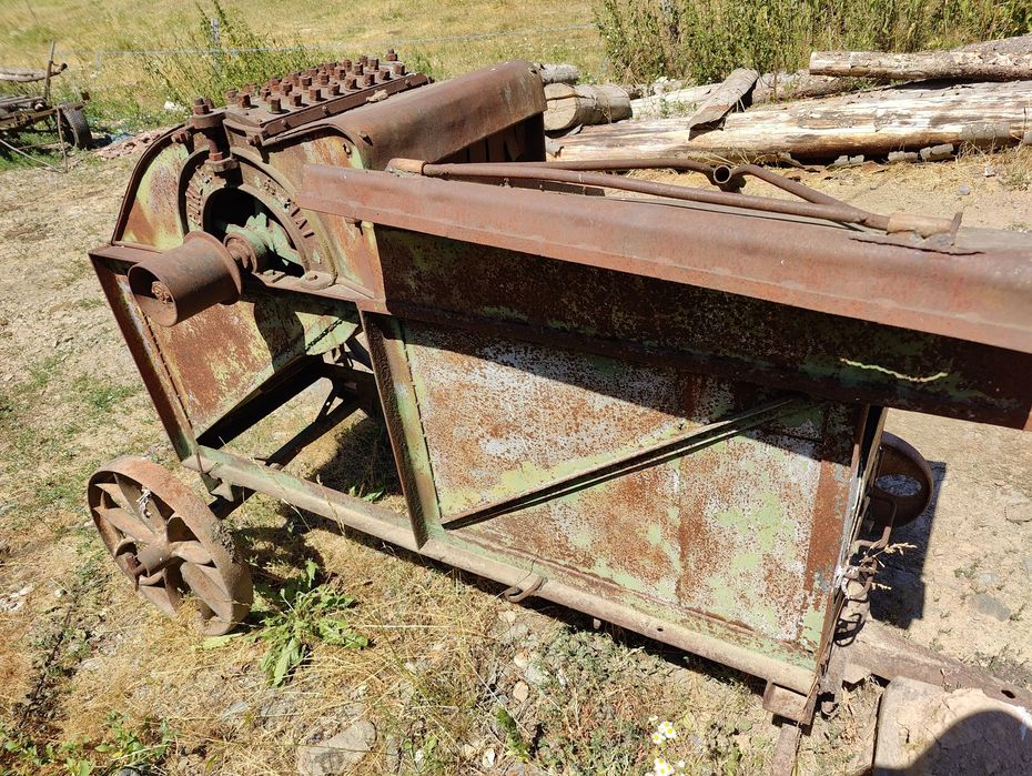 Vând batoza funcțională de colecție