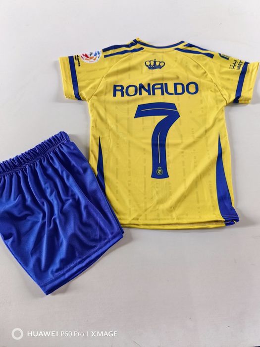 Футболни екипи по 25 лв./бр.