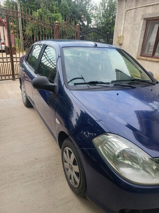 Renault symbol  1.2 benzina