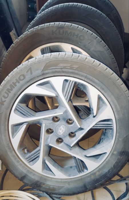 Продам летние шины R18