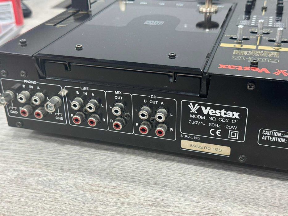Vestax CDX-12 – Професионален DJ CD плейър