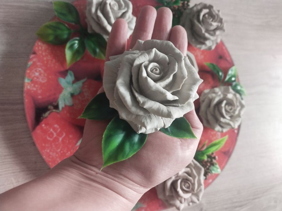 Роза неуведающая.Гипсовые фигурки в форме розы!