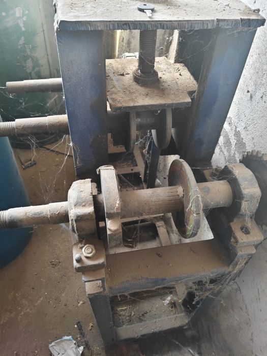 Труба профил букиш учун аппарат.