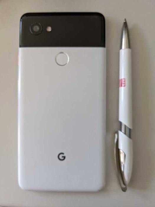 Смартфон Google Pixel 2 XL