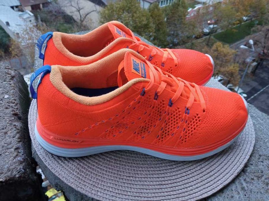 Nike Flyknit Lunaron, marime 40.5, UK 6.5 (25.5 cm) made in Vietnam.