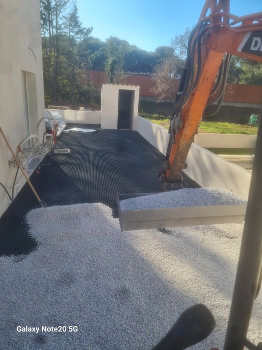 Executăm lucrări amenajări curte