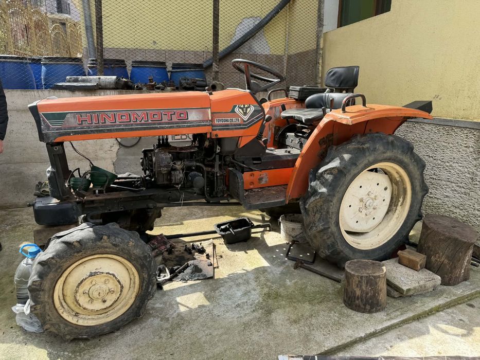 Трактор Hinomoto