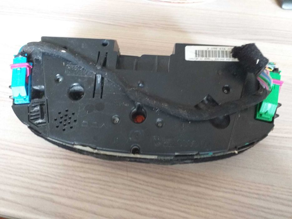 vand bord Audi A3-200 lei