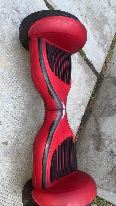 hoverboard roșu în stare bună