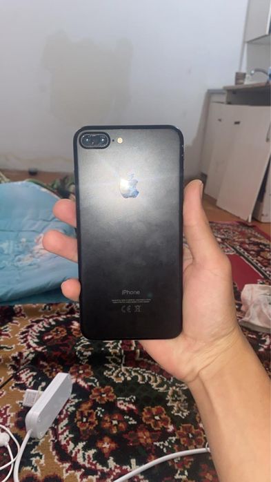Продам iPhone 7 Plus