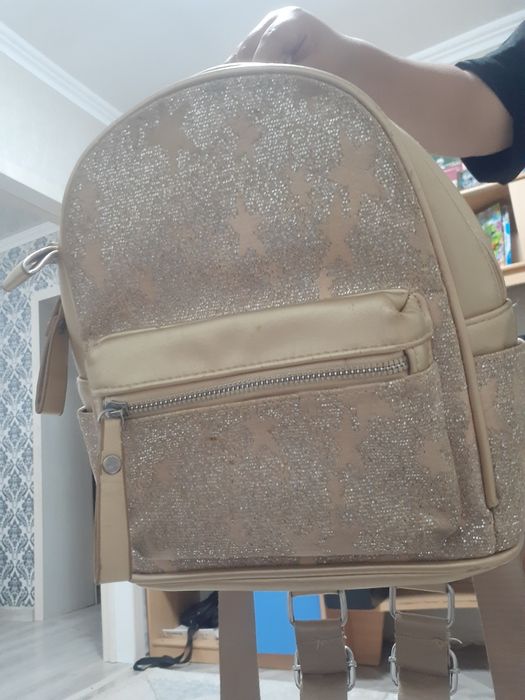 Продам рюкзак для девочки
