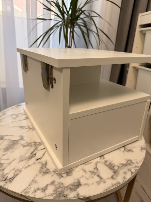 Noptiere  suspendate