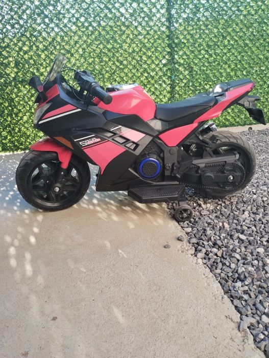 Акумулаторен мотор