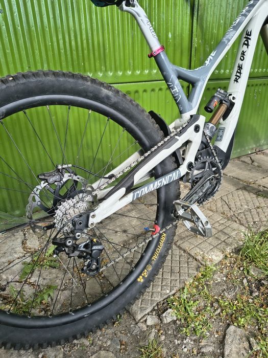 Commencal supreme v4 team 2018