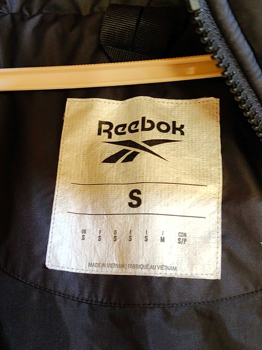 Чисто ново пухено зимно яке от серия Training на Reebok