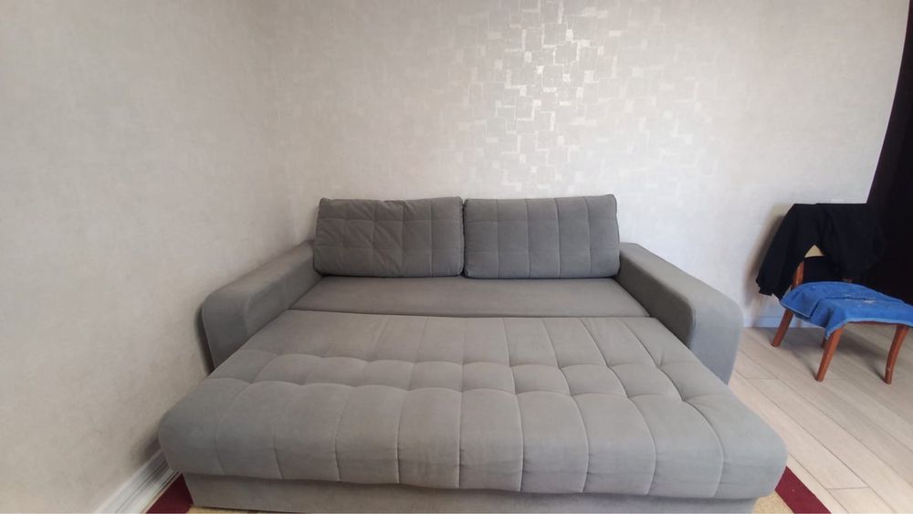 Продам диван  б у