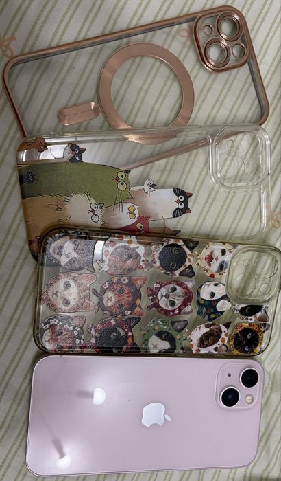 Продам Apple iPhone 13,128 ГБ, розовый