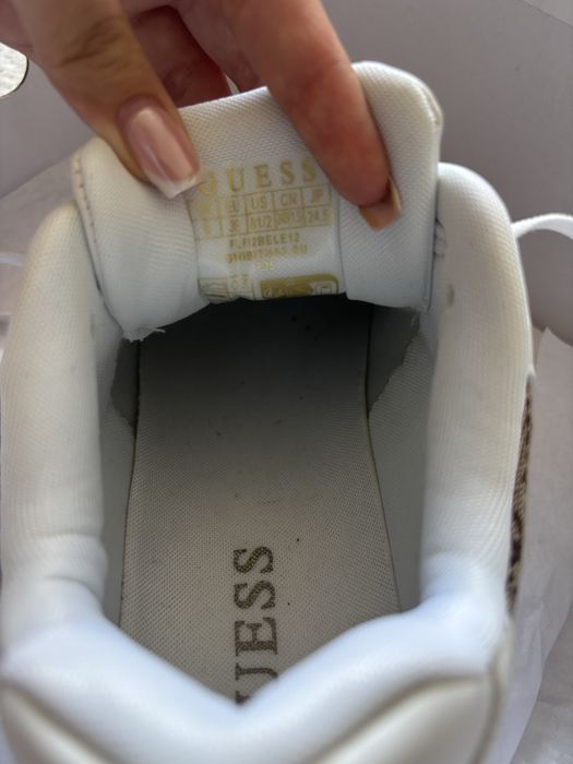 Маратонки Guess