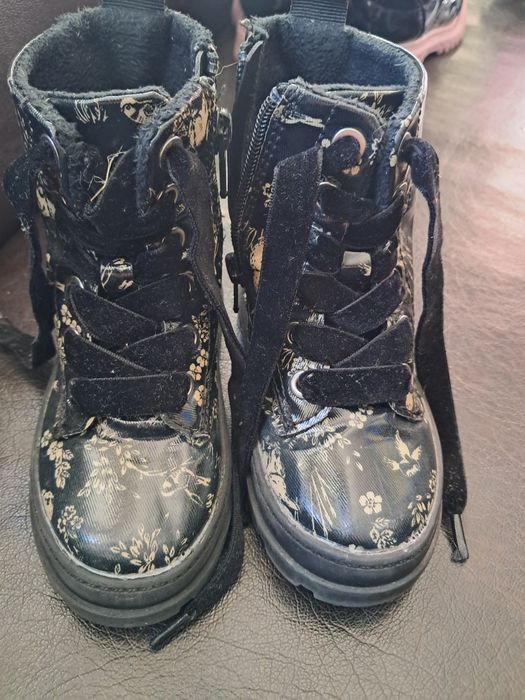 Детски обувки за момиче.