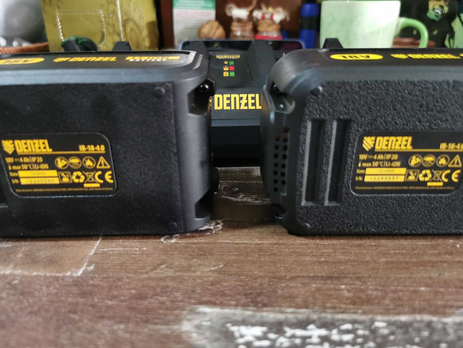 Комплект Denzel Li-ion акумулаторни батерии 18V+станция за зареждане